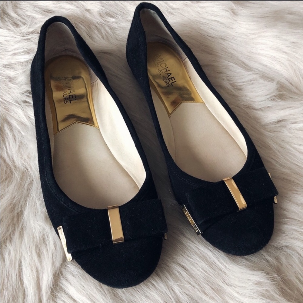 Michael kors black and gold suede flats